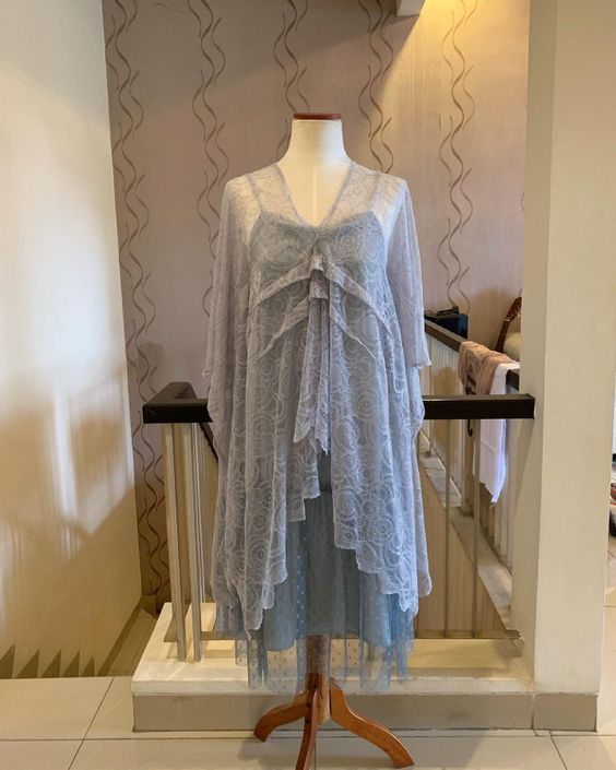 Kebaya Asimetris