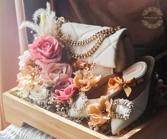 hantaran tas dan sepatu mewah